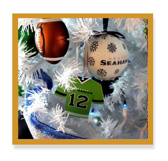 Seattle Seahawks 2-Pack Santa Nutcracker Ornament Set